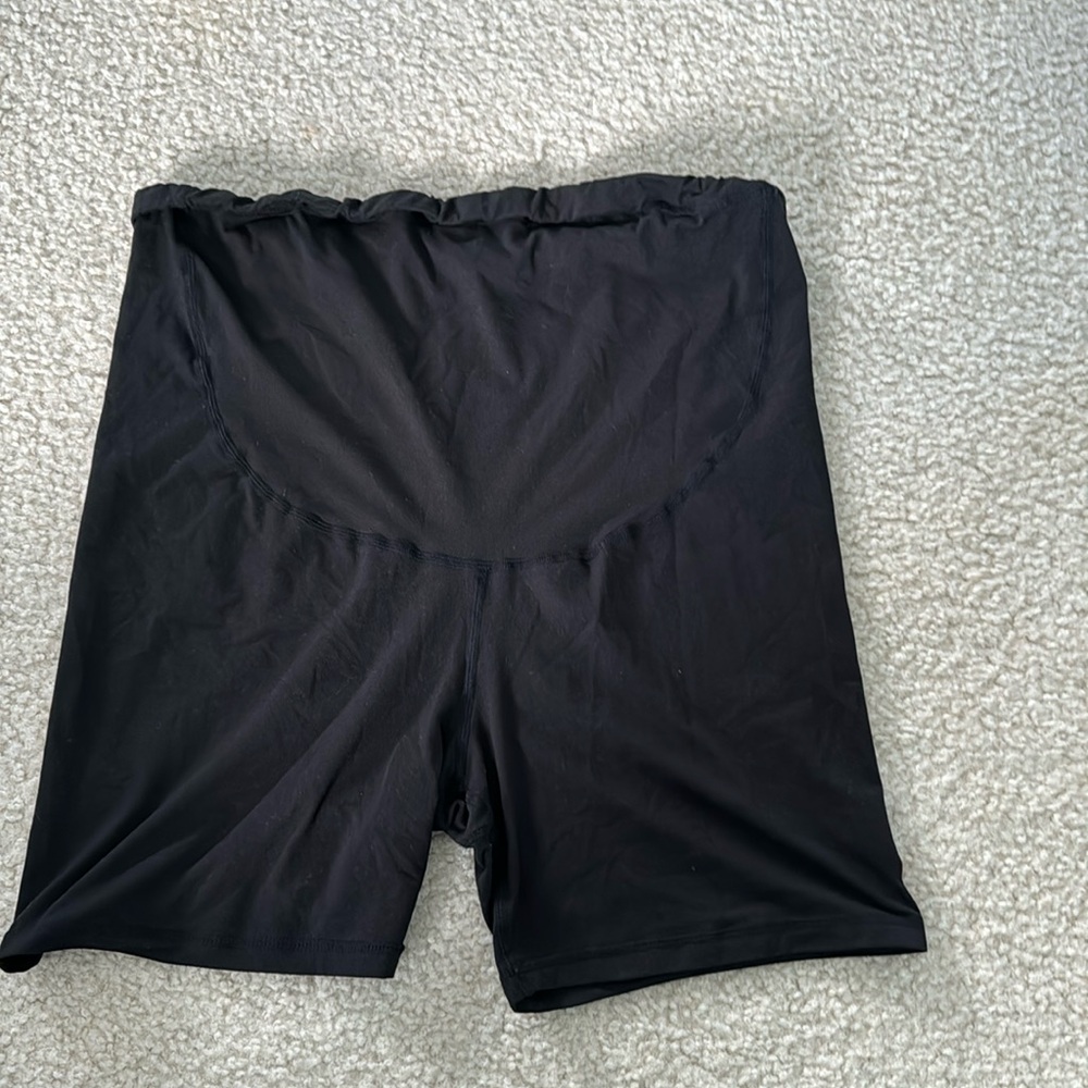 Maternity biker spandex shorts-L